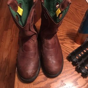 Boys size 4 boots has a scuff on the toe